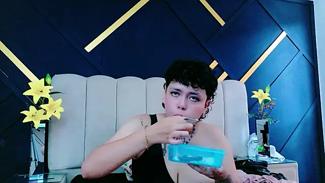NikiEvanz online show from 05-14-26, 06:47