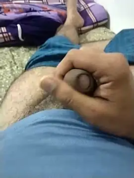 Snapshot of desilund0230 chatting on 03-11-26, 05:52 desilund0230 online show from 03-11-26, 05:52