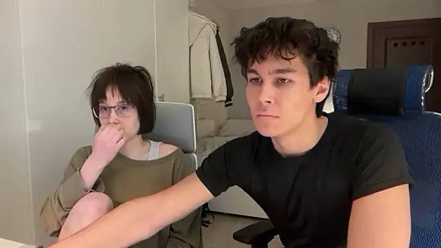 NanaVeel online show from 03-30-26, 05:19