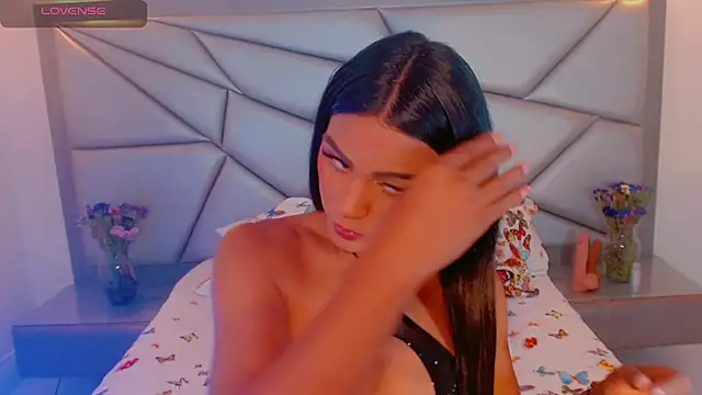 tiifannysexyhot online show from 04-19-26, 06:10