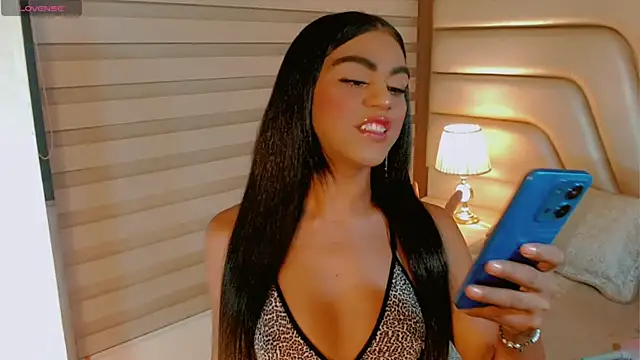 tiifannysexyhot online show from 05-16-26, 05:37