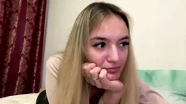 ReathaKiss online show from 04-23-26, 03:03