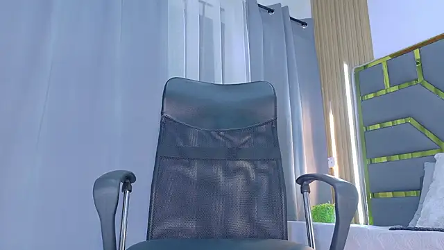 Oliver bigblack cock online show from 03-24-26, 06:35