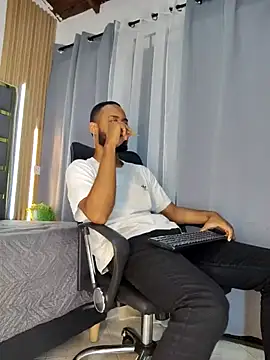 Oliver bigblack cock online show from 04-04-26, 07:44