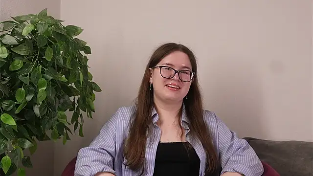 Snapshot of LinseyBellisario chatting on 03-14-26, 11:48 LinseyBellisario online show from 03-14-26, 11:48