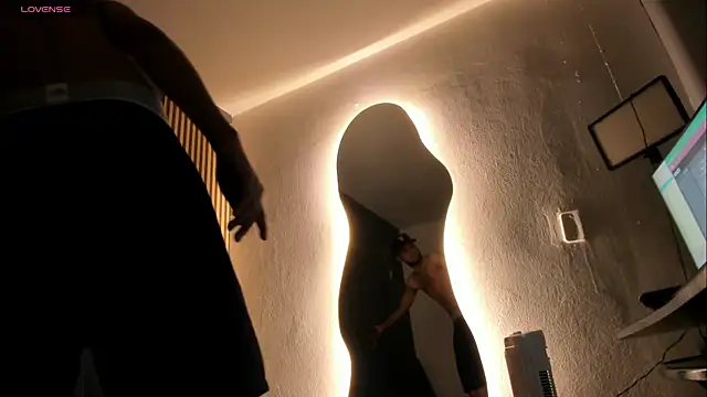 Snapshot of Edwin_Cat01 chatting on 03-11-26, 08:48 Edwin Cat01 online show from 03-11-26, 08:48