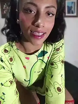 Snapshot of KattyBerryX chatting on 04-24-26, 09:28 KattyBerryX online show from 04-24-26, 09:28