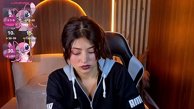 Lia queen tx online show from 05-07-26, 03:01