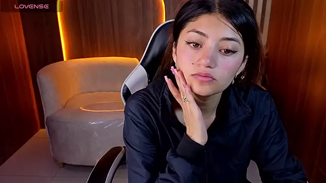 Lia queen tx online show from 05-12-26, 03:03