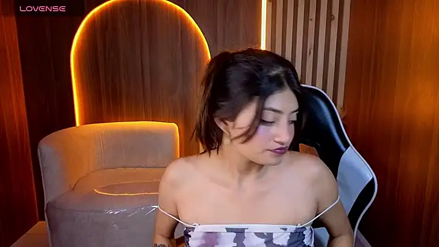 Lia queen tx online show from 05-16-26, 03:14