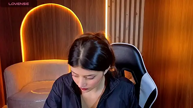 Lia queen tx online show from 05-28-26, 03:15