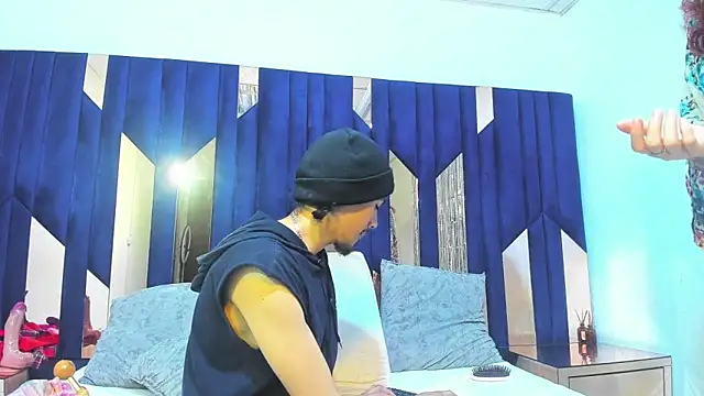 KikyoAndDrey online show from 05-06-26, 04:12