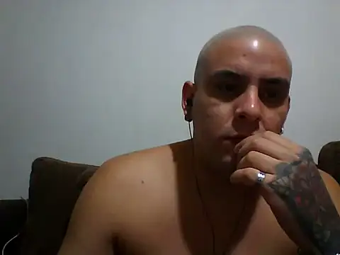 Snapshot of Matiasadventurexxx chatting on 03-20-26, 11:31 Matiasadventurexxx online show from 03-20-26, 11:31