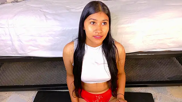 Snapshot of TaniaTaylor__ chatting on 03-12-26, 02:01 TaniaTaylor online show from 03-12-26, 02:01