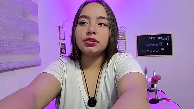 Snapshot of cherry_valeria chatting on 05-17-26, 05:16 cherry valeria online show from 05-17-26, 05:16
