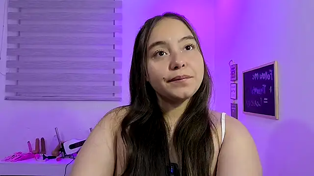 Snapshot of cherry_valeria chatting on 05-27-26, 01:57 cherry valeria online show from 05-27-26, 01:57