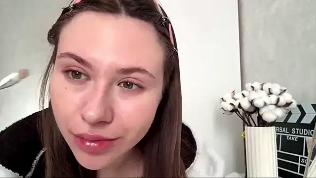 Snapshot of LeglessLoge chatting on 03-13-26, 07:04 LeglessLoge online show from 03-13-26, 07:04