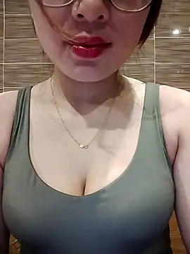 Snapshot of candy_flo chatting on 05-04-26, 07:15 candy flo online show from 05-04-26, 07:15