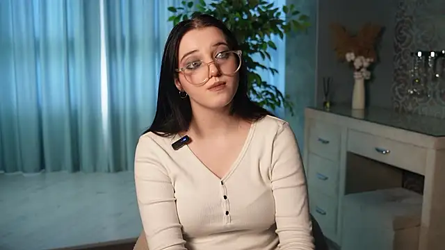 Snapshot of AnnabelScalia chatting on 03-13-26, 09:49 AnnabelScalia online show from 03-13-26, 09:49