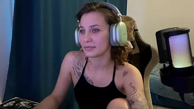 Snapshot of AlbyDengrov chatting on 03-15-26, 08:09 AlbyDengrov online show from 03-15-26, 08:09