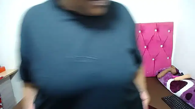 ShavePussyFatAssxx online show from 06-15-26, 05:31