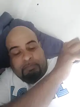 Snapshot of vijola1 chatting on 03-12-26, 02:34 vijola1 online show from 03-12-26, 02:34