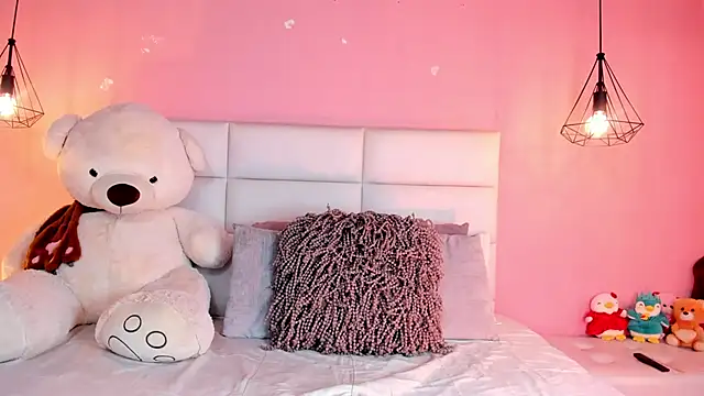 KarolyneLune online show from 06-18-26, 08:13