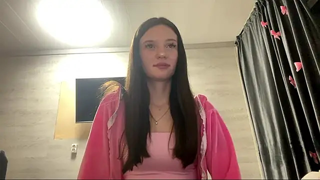 Snapshot of KellyAllison chatting on 03-13-26, 10:38 KellyAllison online show from 03-13-26, 10:38