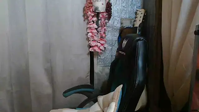small 13 online show from 05-13-26, 02:58