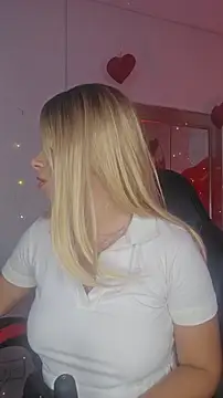 Snapshot of Im__sophie chatting on 03-18-26, 05:27 Im sophie online show from 03-18-26, 05:27