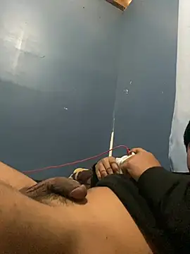 Snapshot of oswin77 chatting on 03-12-26, 07:09 oswin77 online show from 03-12-26, 07:09