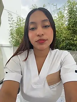 Snapshot of MiaCamille_ chatting on 04-15-26, 07:10 MiaCamille online show from 04-15-26, 07:10