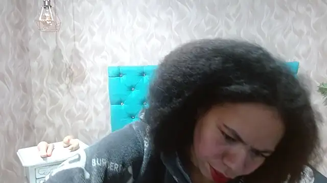 Snapshot of KeniaLovex chatting on 05-05-26, 01:35 KeniaLovex online show from 05-05-26, 01:35