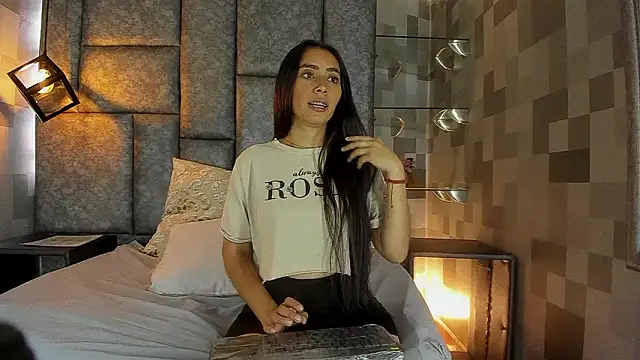 Snapshot of Escarleth_Fox chatting on 03-18-26, 05:27 Escarleth Fox online show from 03-18-26, 05:27