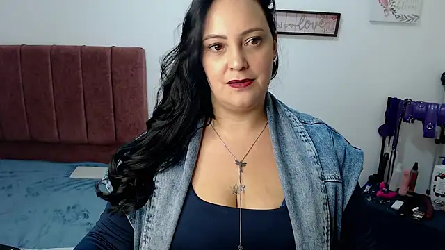 Veroniicabbw  online show from 06-04-26, 01:39