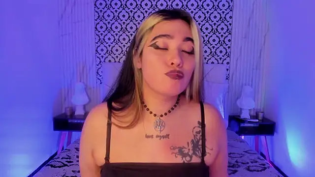 Snapshot of Liliith_Zeniith chatting on 03-17-26, 06:06 Liliith Zeniith online show from 03-17-26, 06:06