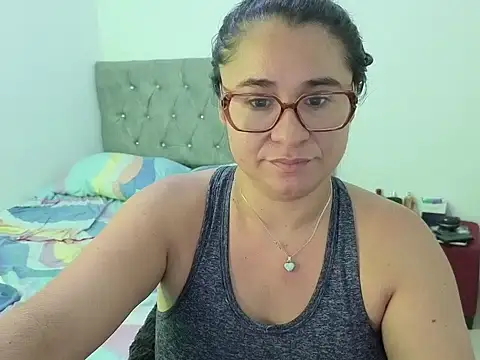 Snapshot of estrellajunior chatting on 05-29-26, 02:48 estrellajunior online show from 05-29-26, 02:48