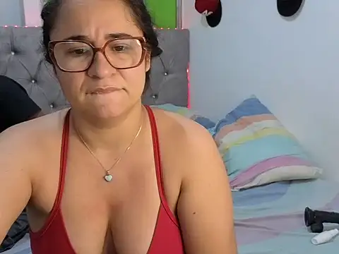 estrellajunior online show from 06-17-26, 02:14