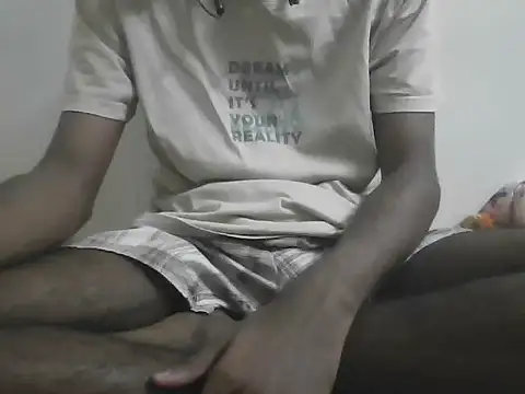 Snapshot of AverageUncut chatting on 03-19-26, 12:14 AverageUncut online show from 03-19-26, 12:14