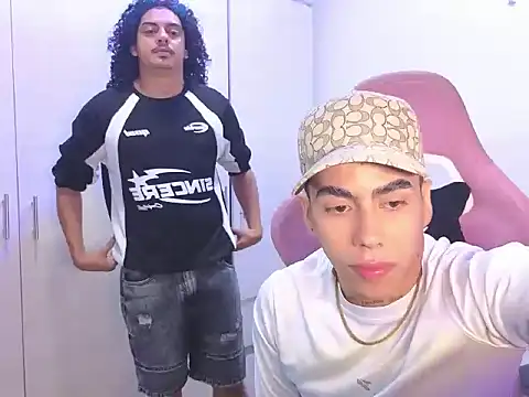 Snapshot of Lucky-Couple chatting on 03-13-26, 12:34 Lucky-Couple online show from 03-13-26, 12:34