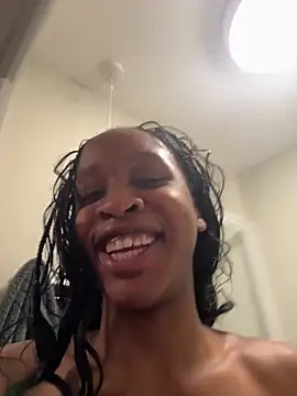 Halligirl online show from 04-27-26, 11:41