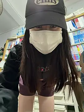 Snapshot of zhizhibaobei chatting on 04-12-26, 01:32 zhizhibaobei online show from 04-12-26, 01:32