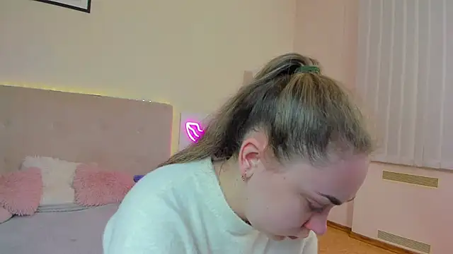 Snapshot of MelanieCuty chatting on 03-31-26, 05:30 MelanieCuty online show from 03-31-26, 05:30