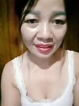 Yiyi102300 online show from 05-28-26, 02:42