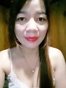 Yiyi102300 online show from 06-15-26, 11:07