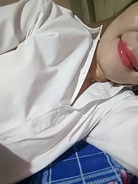 Yiyi102300 online show from 07-11-26, 11:17