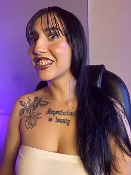 Snapshot of Zeyra_pink chatting on 03-16-26, 02:54 Zeyra pink online show from 03-16-26, 02:54