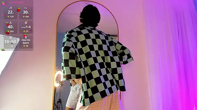 Cheys Mast online show from 04-20-26, 07:04