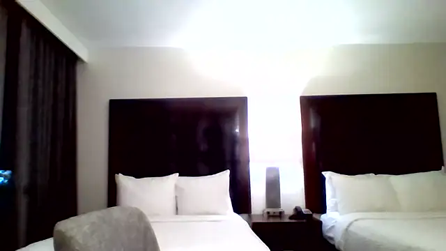 Snapshot of Ambionce chatting on 05-16-26, 04:42 Ambionce online show from 05-16-26, 04:42