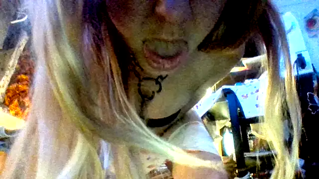 Snapshot of Ambionce chatting on 06-01-26, 12:34 Ambionce online show from 06-01-26, 12:34